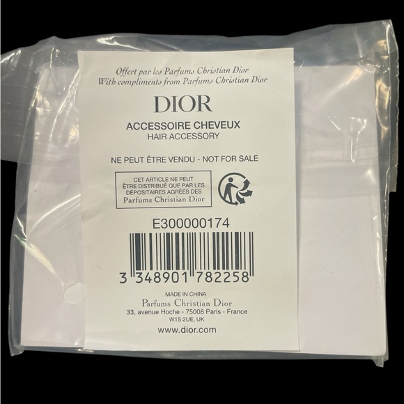 New in Bag Dior Pink GWP Acrylic & Metal Set of 2 Hair Clips - Picture 5 of 6